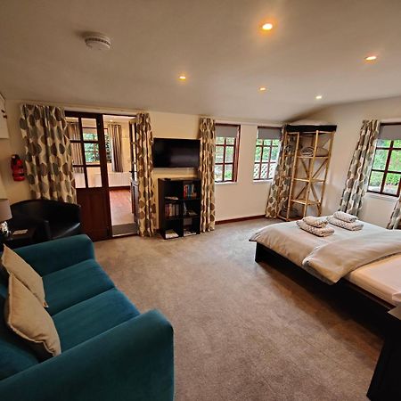 The Garden Lodge Llynclys Екстер'єр фото