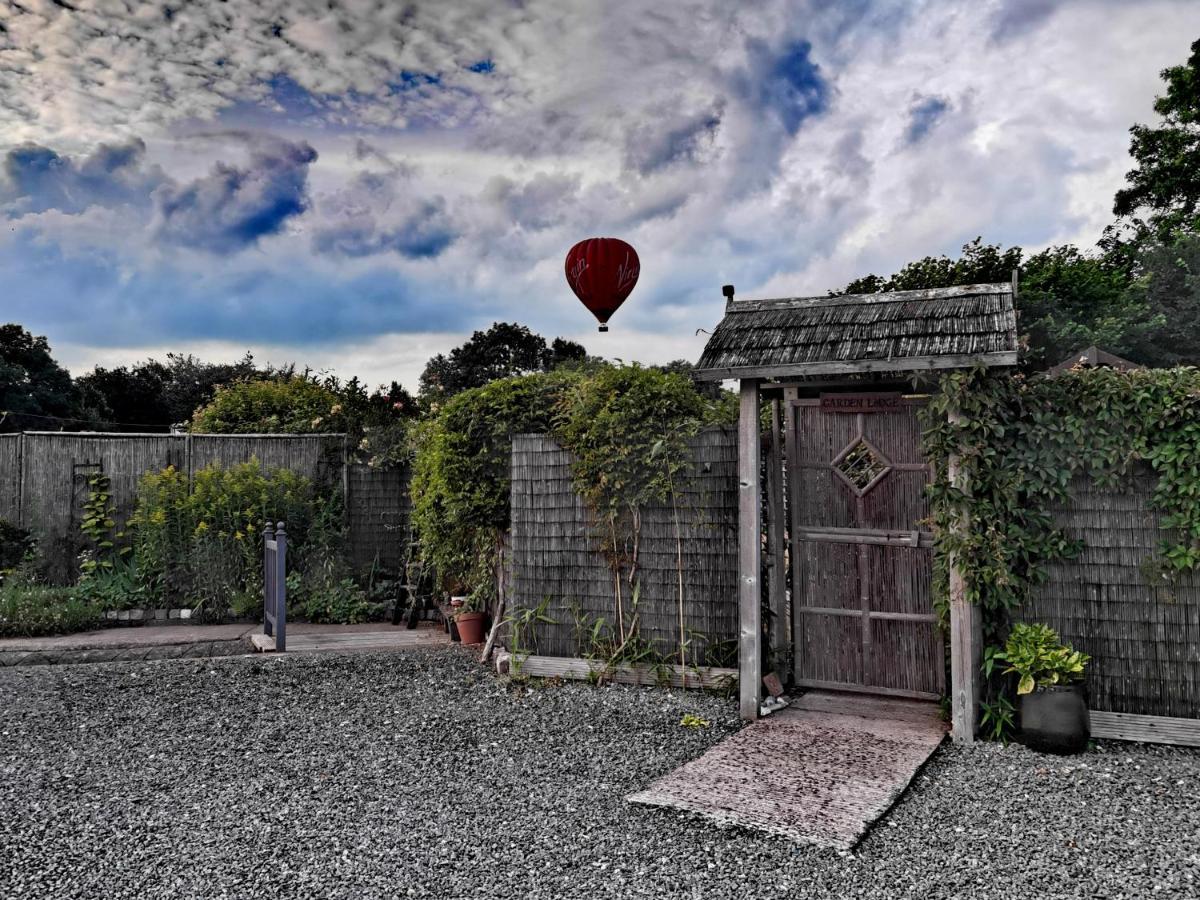 The Garden Lodge Llynclys Екстер'єр фото