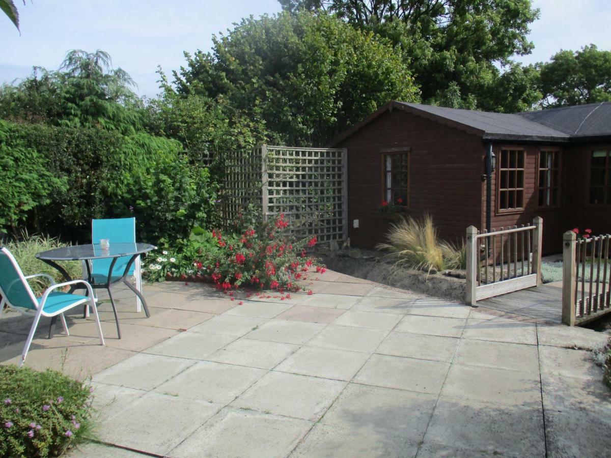 The Garden Lodge Llynclys Екстер'єр фото