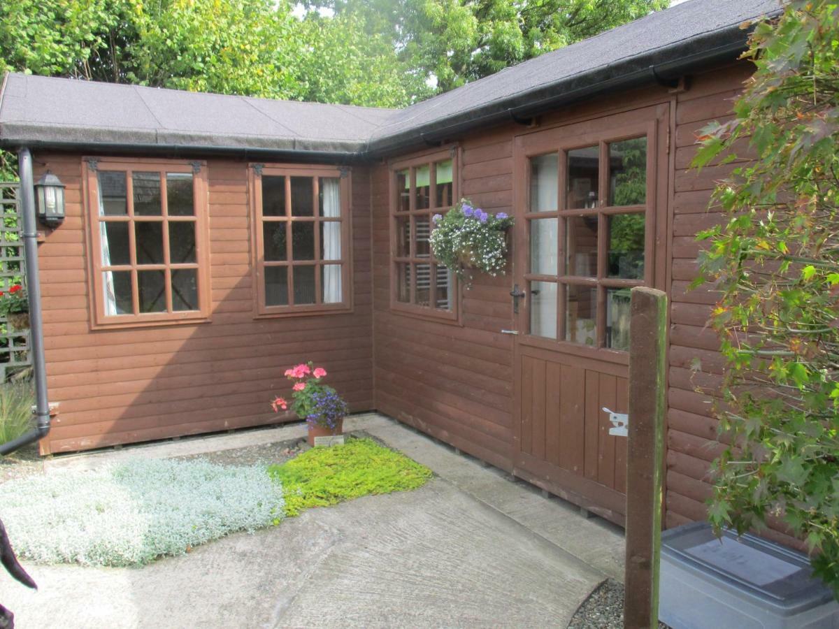 The Garden Lodge Llynclys Екстер'єр фото